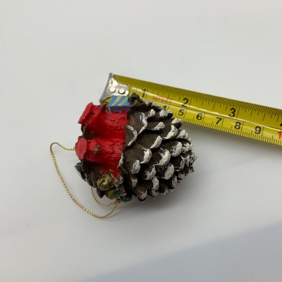 Vintage Rustic Ceramic Snowy Pinecone Birds & Presents Christmas Ornament - Picture 12 of 12